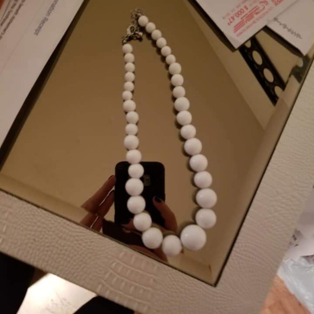 White necklace
